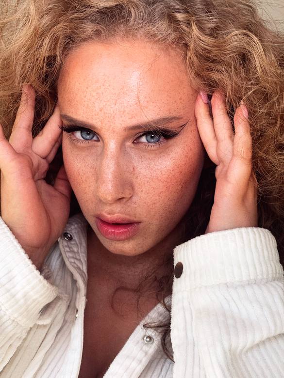 Editorial — Ropat Makeup
